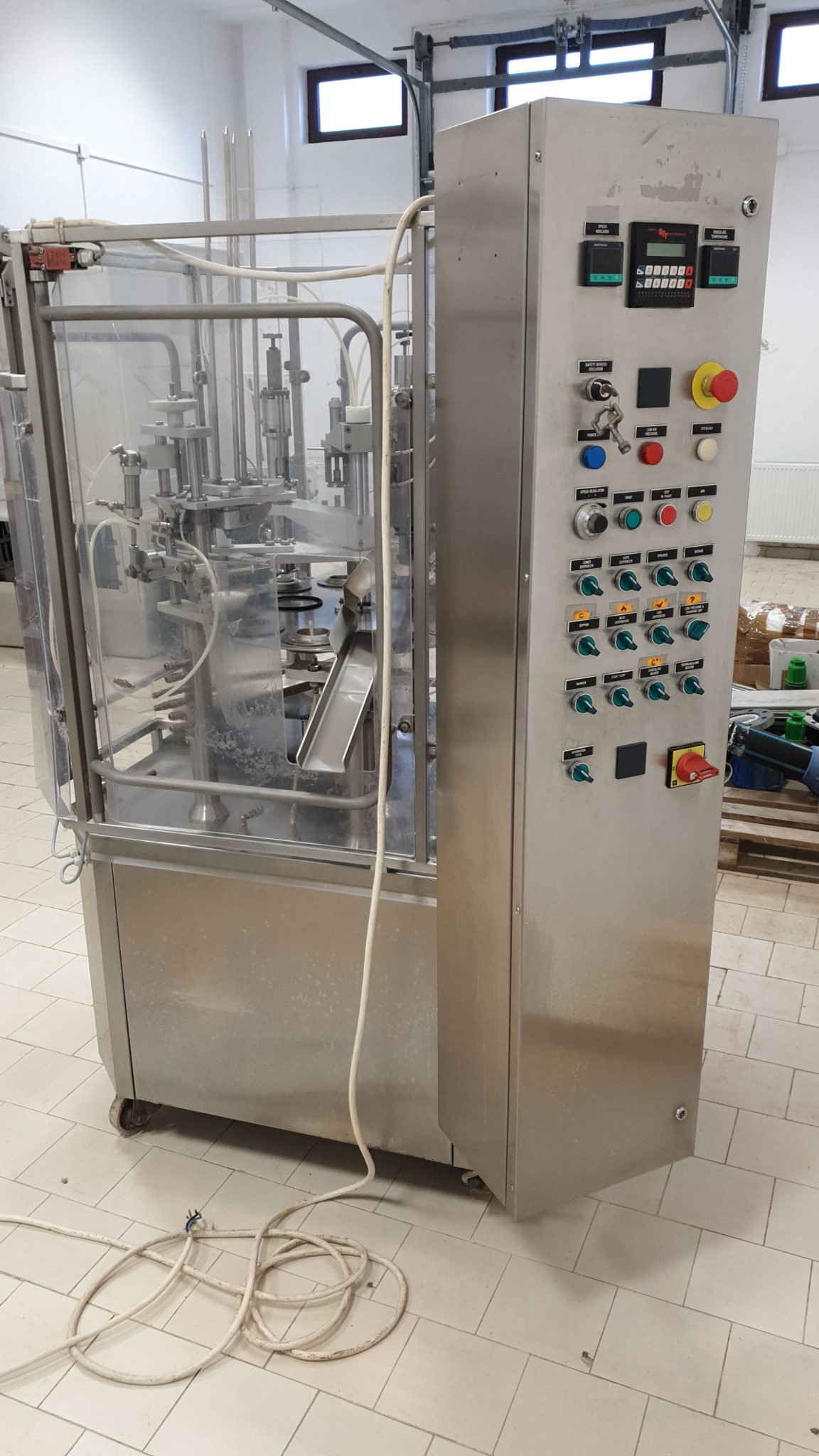 Teknoice Teknofill 4000 Cups and Cones Rotary filling machine of 4000